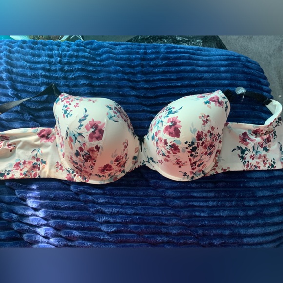 Torrid 360 Smoothing Bra - Picture 2 of 7